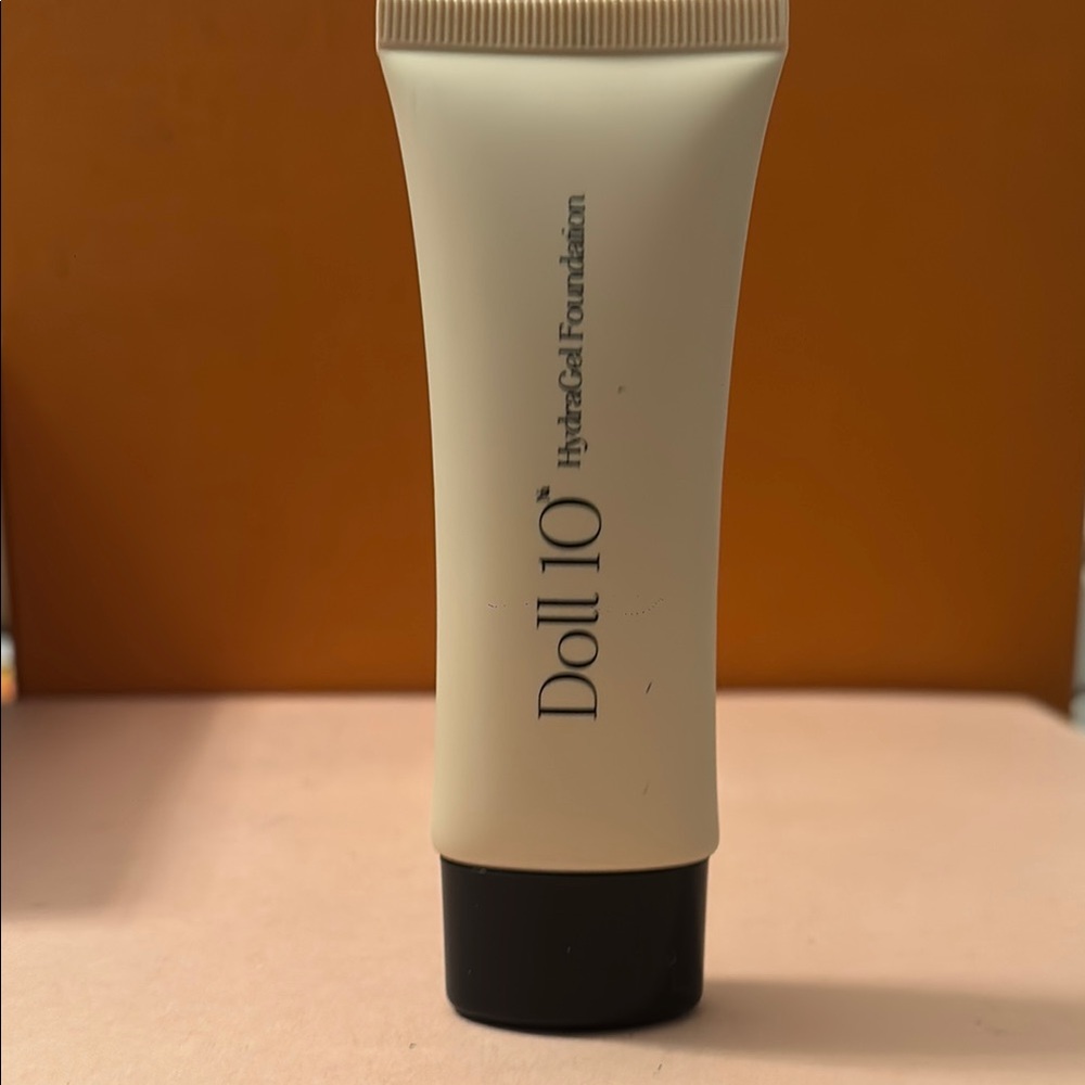 Doll 10 Hydralux Foundation